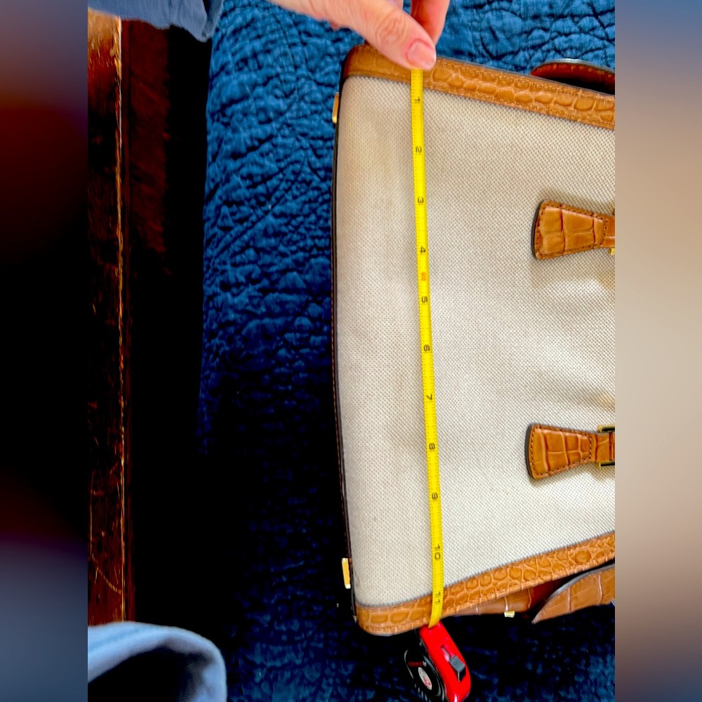 Michael Kors Linen Bag - Picture 5 of 8